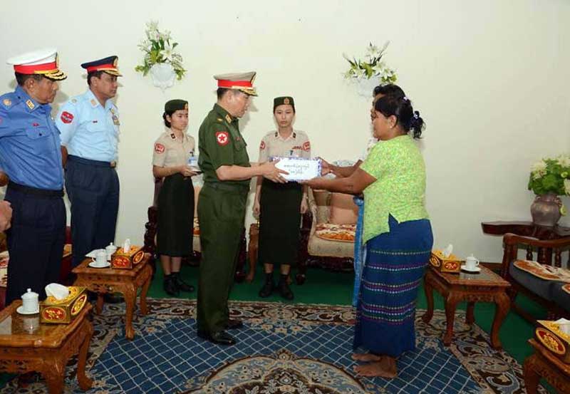 Y-8 ေလယာဥ္ရွာေဖြစဥ္ ေသဆံုးသြားသည့္ေရငုပ္သမား ဦးေစာေနာင္အတြက္ သိန္း ၃၀ လႉဒါန္း