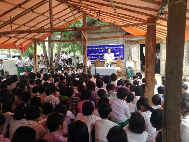 မူးယစ္ေဆးအႏၱရာယ္အေၾကာင္း ေက်ာင္းသားေက်ာငး္သူ ၆၀၀ ခန္႔ကုိ အသိပညာေပး