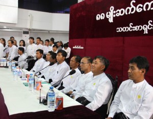 ၈၈ မ်ဳိးဆက္မ်ား၏ ပြင့္လင္းလူ့အဖြဲ့အစည္း မိတ္ဆက္ေဆြးေနြးပြဲ ျပုလုပ္