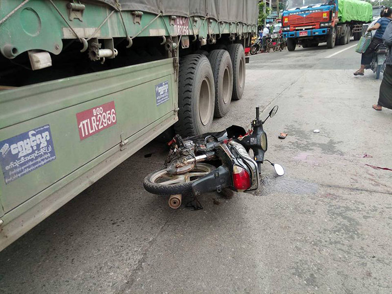 ကားႏွင့္ဆိုင္ကယ္ မ်က္ႏွာခ်င္းဆိုင္တိုက္၊ ၃ ဦး ဒဏ္ရာရ