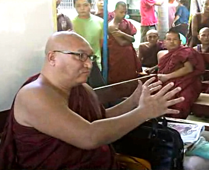 ဆနၵျပ အလုပ္သမားမ်ားကို ေ႐ြွႊည၀ါ ဆရာေတာ္ စြန့္ၾကဲ