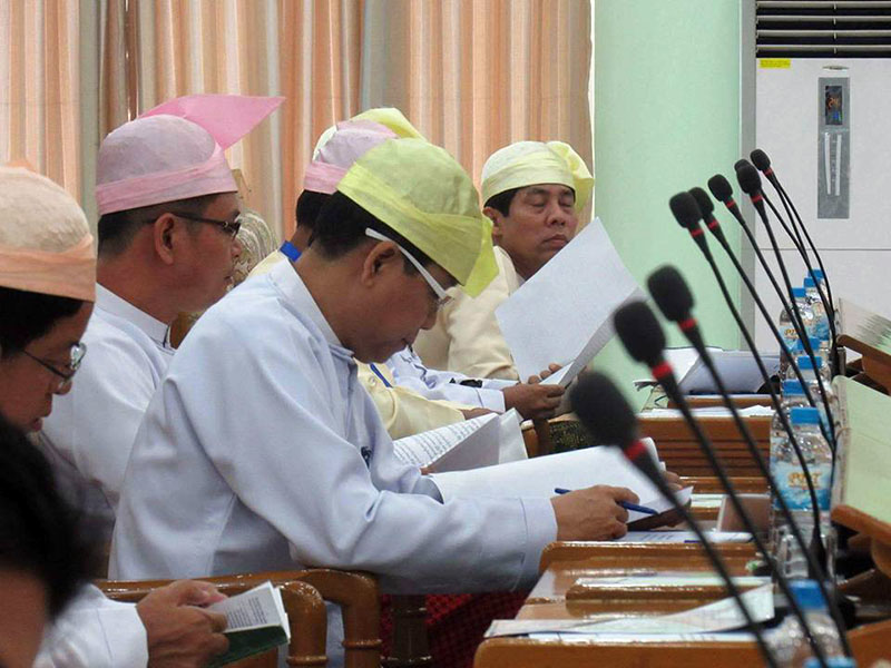 စစ္ေတြတြင္ အသစ္ဖြင့္မည့္ ဘဏ္၊ ဟုိတယ္ႏွင့္စားေသာက္ဆိုင္မ်ား ကားပါကင္ မပါလွ်င္ ခြင့္မျပဳ