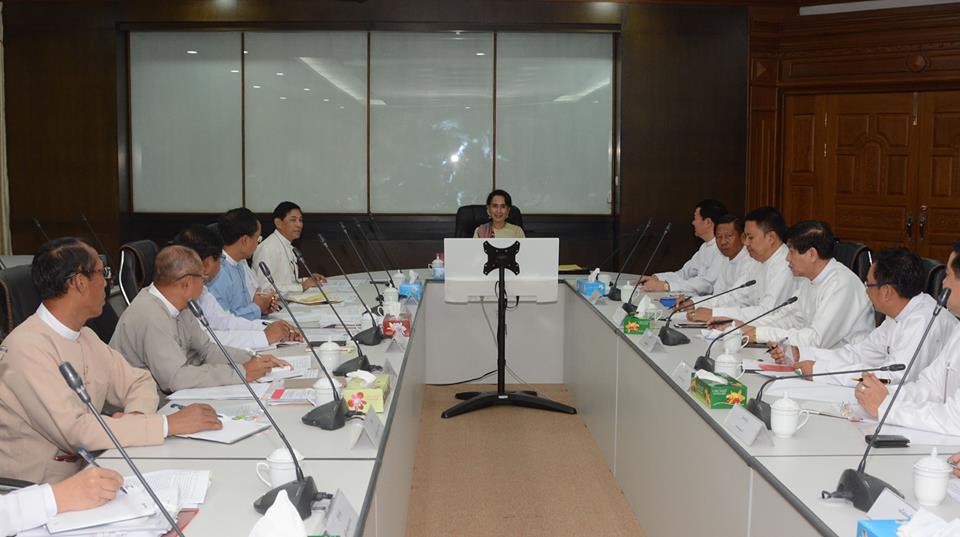 ေက်ာက္မ်က္ရတနာကုန္ေခ်ာေရာင္းခ်ႏိုင္ရန္ ႏိုင္ငံေတာ္အတိုင္ပင္ခံႏွင့္ေတြ႔ဆံုေဆြးေႏြး