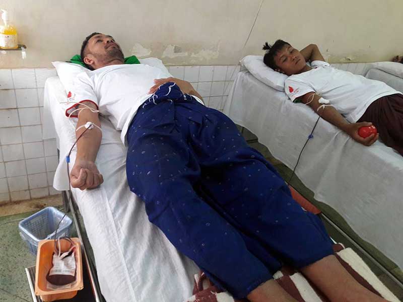 ကရုဏာေရွးရႈျမန္မာမႈအဖြဲ႔ ပဲခူးေဆး႐ံုကီးတြင္ စုေပါင္းေသြးလႉ( သတင္းဓာတ္ပံု)