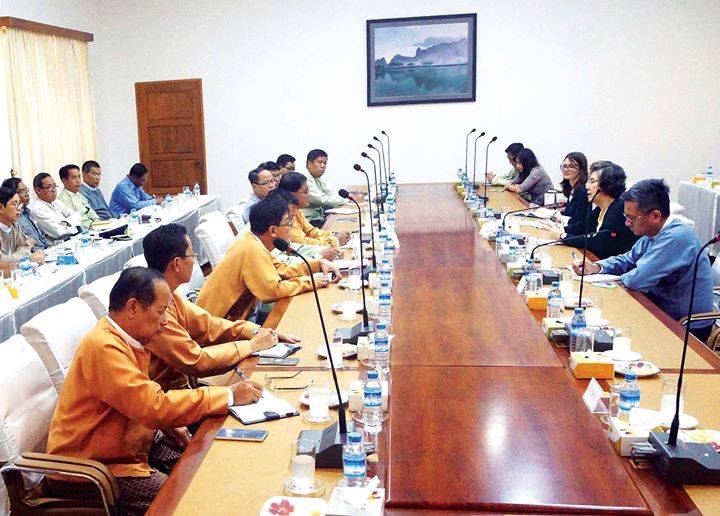 ကရင္ျပည္နယ္ လူ႔အခြင့္အေရးအေျခအေနႏွင့္ ဒုကၡသည္အေရး မစၥယန္ဟီးလီေဆြးေႏြး