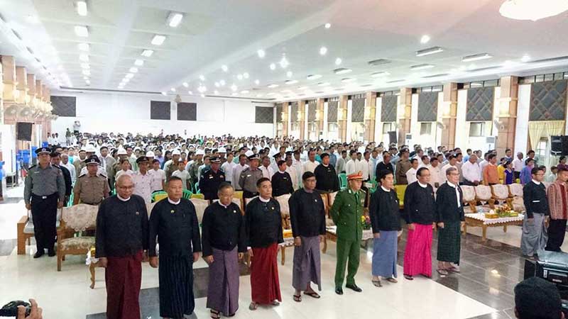 စစ္ေတြ  ဦးဥတၱမခန္းမတြင္က်င္းပသည့္ အာဇာနည္ေန႔အခမ္းအနား (သတင္းဓာတ္ပံု)