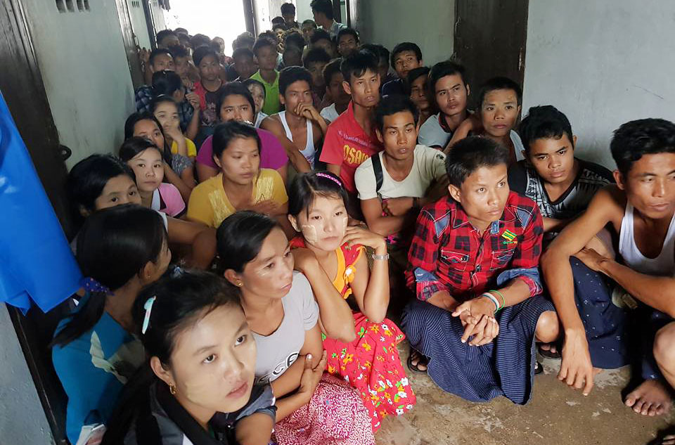 အမ္အိုယူျဖင့္ ဝင္လာသည့္ ျမန္မာအလုပ္သမား ၁၀၀ ေက်ာ္ ပြဲစားအလိမ္ခံရ