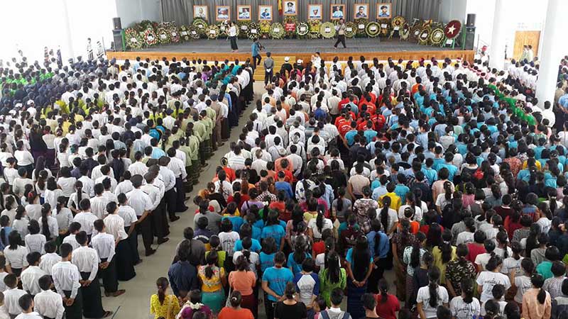 မိုးညႇင္းအန္အယ္လ္ဒီ႐ုံးတြင္ အာဇာနည္ေခါင္းေဆာင္မ်ားကို ေရစက္ခ်အမ်ွေပးေ၀