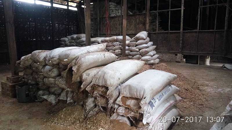 အနံ႔ဆိုးထြက္သည့္ ပုစြန္မႈန္႔သိုေလွာင္႐ံုကို တရားစြဲၿပီး ပိုင္ရွင္အား ေထာင္ ၂ လ ခ်မွတ္
