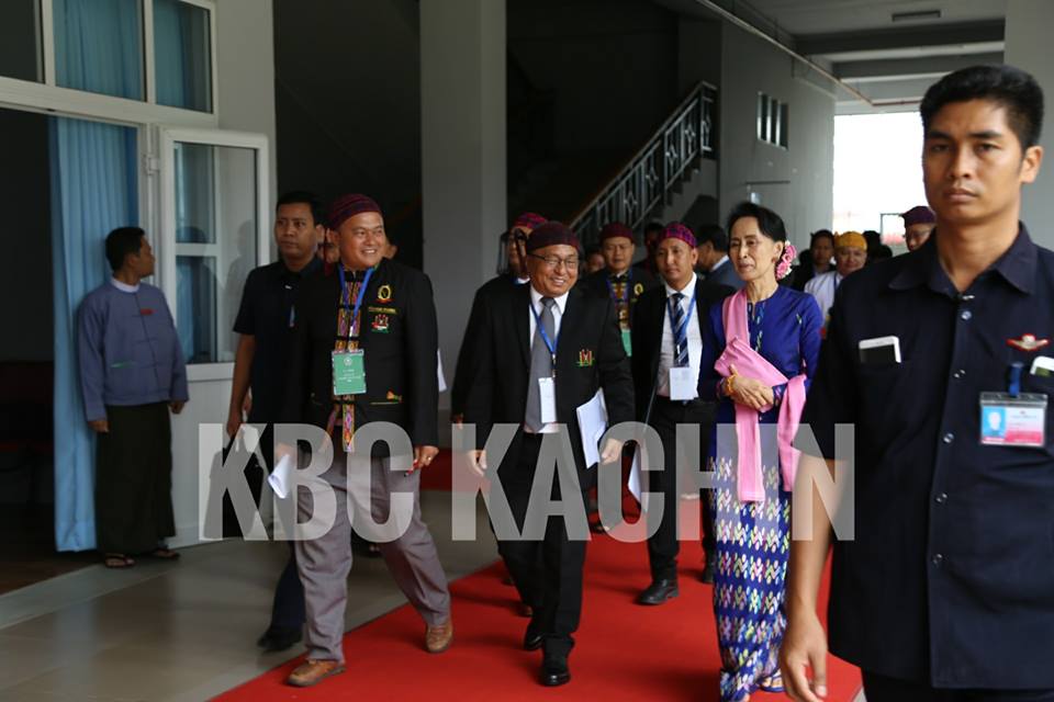 ေဒၚေအာင္ဆန္းစုၾကည္ႏွင့္ ကခ်င္ႏွစ္ျခင္းခရစ္ယာန္အဖြဲ႔ခ်ဳပ္ေတြ႕ဆုံ