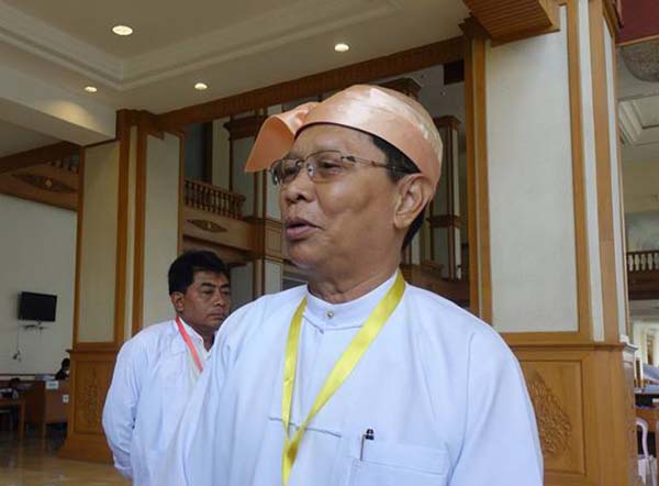 ဆိုင္းဘုတ္မျဖဳတ္လို႔ မဘသအဖြဲ႔ႀကီး ျပန္လည္ရွင္သန္လာမည္မဟုတ္ဟု သူရဦးေအာင္ကိုေျပာ (႐ုပ္သံ)