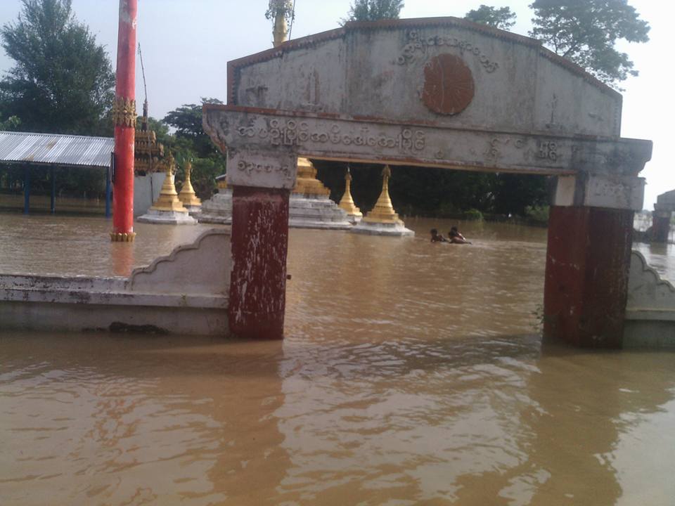 ငဝန္​ျမစ္ေရႀကီးၿပီး ​ကမ္​းပါးၿပိဳ​သျဖင့္ အိမ္ေျခ ၉၀ ခန္႔ ေျပာင္းေရႊ႕