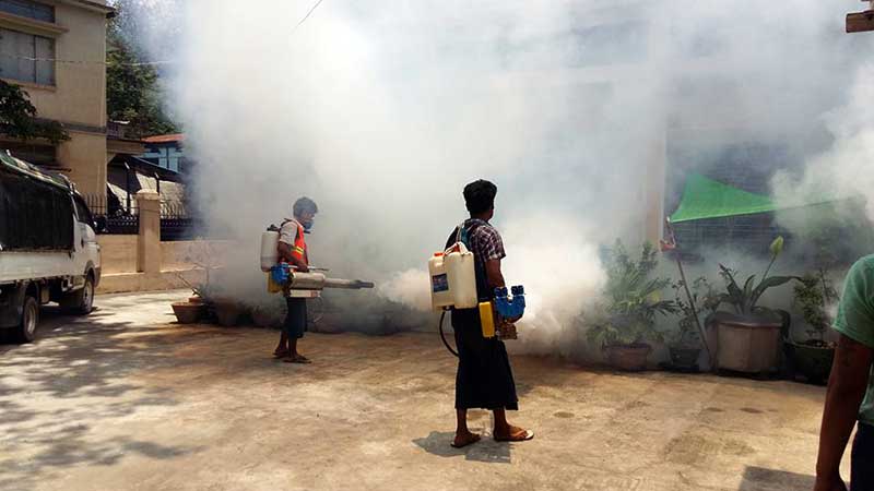 ျမင္​းၿခံ အြန္​လုိင္​းပရဟိတအသင္​း ၿမိဳ႕​ေပၚရပ္​ကြက္​မ်ားအား ျခင္​​ေဆးဖ်န္​း​ေပး