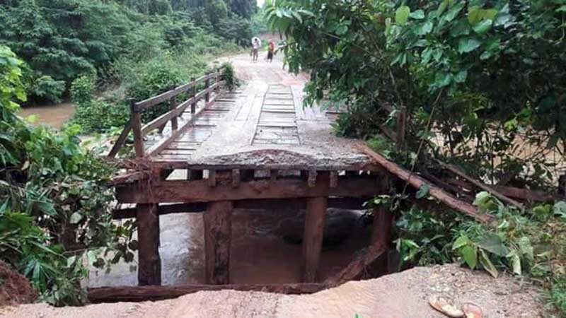 ၾကာအင္းဆိပ္ႀကီး-ဘုရားသံုးဆူလမ္းတြင္ တံတား ၂ စင္း ေရစီးထဲေမ်ာ၊ သြားလာခြင့္ပိတ္ထား