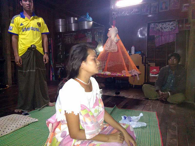 အမ်ဳိးသမီးတဦး ျမစ္ထဲခုန္ခ်ခဲ့ေသာ္လည္း အသက္မေသဘဲ လြတ္ေျမာက္လာ