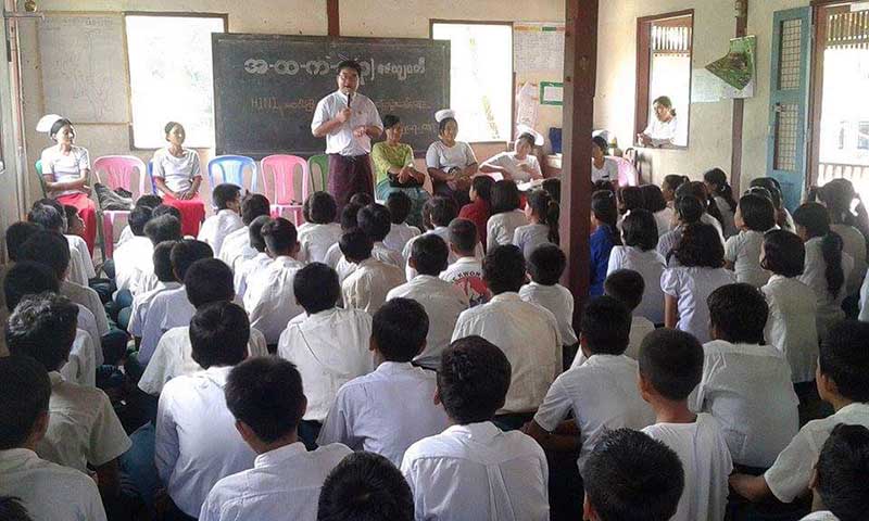 ျဖဴးၿမိဳ႕နယ္ အထက္တန္းေက်ာင္းမ်ားတြင္ H1N1 ပညာေပးေဟာေျပာမႈမ်ား ျပဳလုပ္