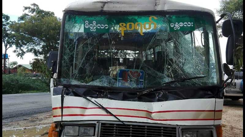 ဝမ္းတြင္းတြင္ ယာဥ္ ၃ စီး ဆင့္တိုက္၊ ၃ ဦးဒဏ္ရာရ