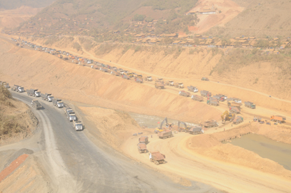 ဖားကန့္တြင္ တ႐ုတ္ ေက်ာေထာက္ေနာက္ခံ ကုမၸဏီမ်ား ေက်ာက္စိမ္းတူးေဖာ္မႈ တိုးျမွင့္