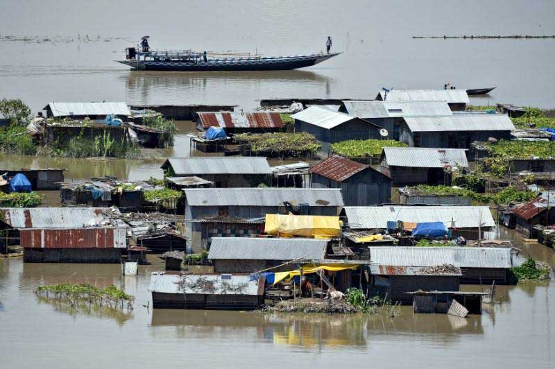 ႏုိင္ငံတ၀န္း ေရႀကီးေရလွ်ံမႈေၾကာင့္ လူဦးေရ ၂ သိန္းေက်ာ္ ေရေဘးႀကံဳ၊ ၃ ဦးေသဆုံးခဲ့