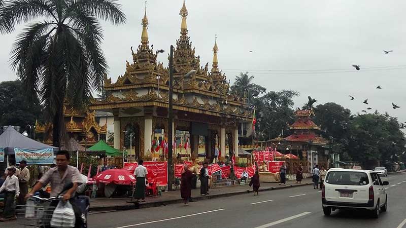 ေတာင္းဆုိခ်က္ လုိက္ေလ်ာမွ ေၾကးသြန္းဘုရားက သပိတ္စခန္း ပိတ္သိမ္းမည္