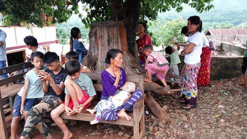 နမ့္ဆန္ၿမိဳ႕နယ္တြင္ တုိက္ပြဲေၾကာင့္ ရြာသား ၂၅၀ ေက်ာ္ နမၼတူၿမိဳ႕ေပၚ ထြက္ေျပးတိမ္းေရွာင္