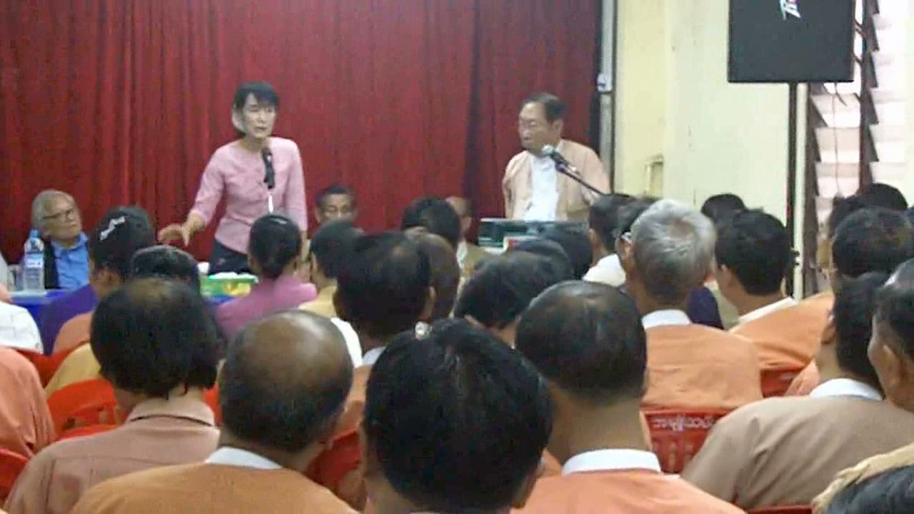 စာရင္း​အမွား​မ်ား​ကို ျပုစုဖို့​ ​ေဒၚ​ေအာင္ဆန္း​စုၾကည္က ကိုယ္စား​လွယ္ေလာင္း​မ်ား​ကို​ေျပာ