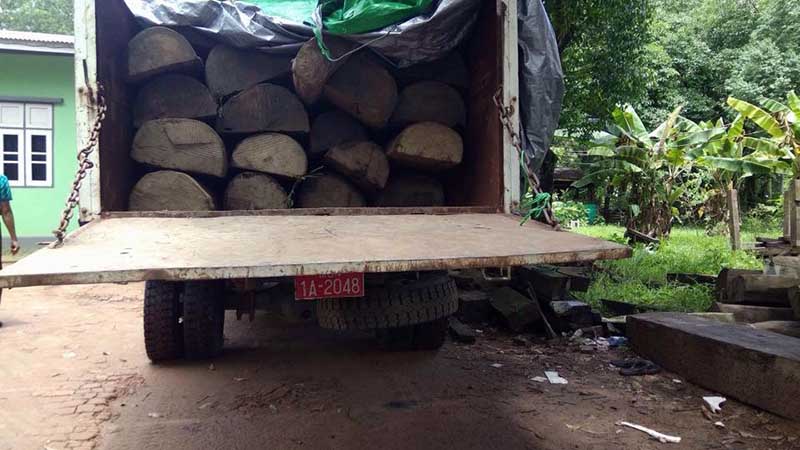 ရန္ကုန္-ျပည္ ကားလမ္းတြင္ ကၽြန္းခြဲသားမ်ား တင္လာသည့္ ကားတစီး ဖမ္းမိ