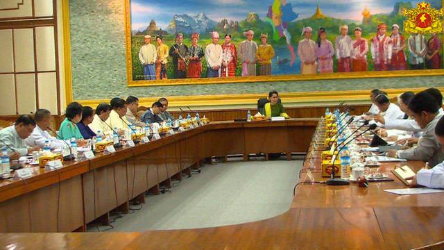 ေဒၚေအာင္ဆန္းစုၾကည္ႏွင့္ ပုဂၢလိကဘဏ္ ၂၀ ေက်ာ္က တာ၀န္ရွိသူမ်ားေတြ႔ဆံုေဆြးေႏြး