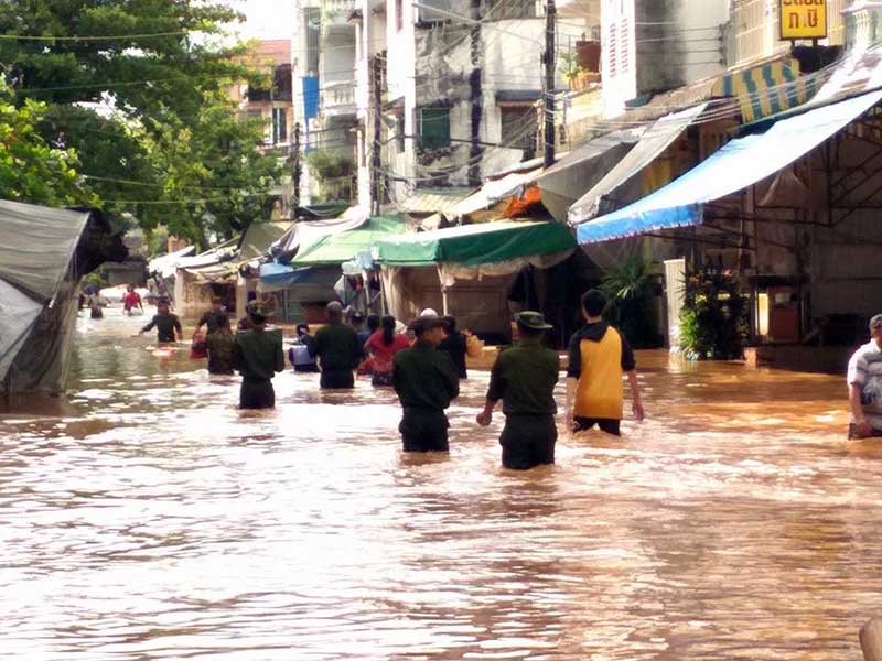 တာခ်ီလိတ္ၿမိဳ႕တြင္ ေတာင္က်ေခ်ာင္းေရေၾကာင့္ ေရႀကီးေရလွ်ံမႈျဖစ္ပြား