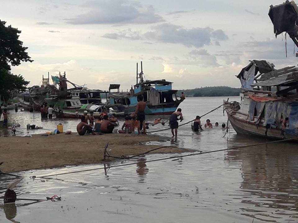 ေက်ာက္စရစ္ထုတ္လုပ္ခြင့္ ရပ္နားထားသျဖင့္ ေဒသခံေသာင္းခ်ီ စားဝတ္ေနေရး အခက္ႀကံဳ