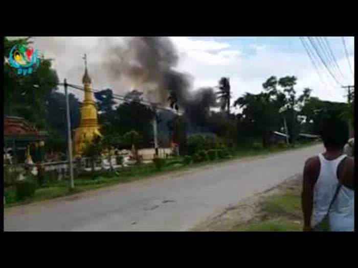 အၾကမ္းဖက္မီးရႈိ႔ဖ်က္ဆီးမႈမ်ားေၾကာင့္ ေမာင္ေတာၿမဳိ႕တြင္ မီးေလာင္က်ြမ္းေနမႈျမင္ကြင္း (႐ုပ္သံ)