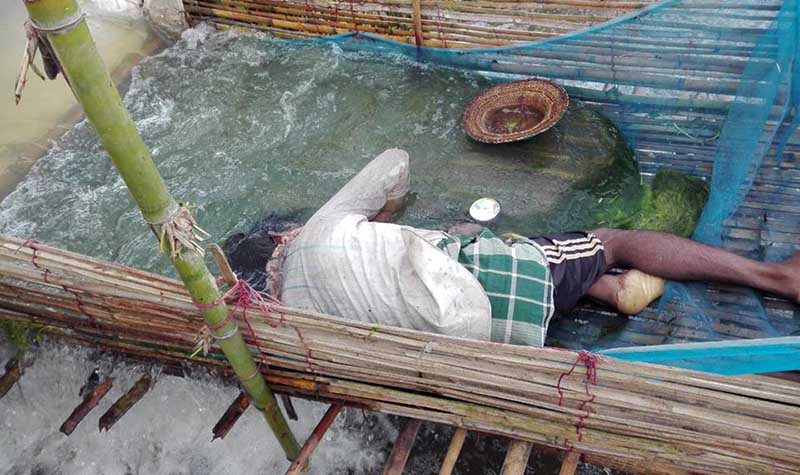 ေက်ာက္တံခါးၿမိဳ႕တြင္ အမ်ိဳးသားတဦး အသတ္ခံရ