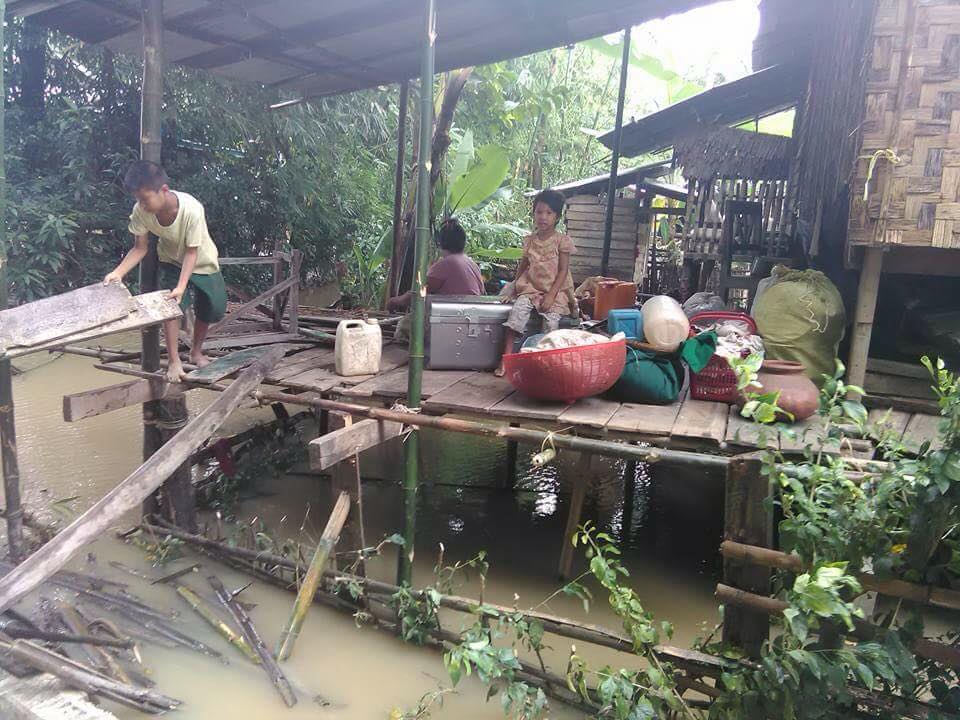 တိုက္ႀကီးၿမိဳ႕နယ္၌ ဧရာ၀တီျမစ္ကမ္းပါးမ်ား ၿပိဳက်၊ လူဦးေရ ၅၀ ေက်ာ္ေျပာင္းေရႊ႕