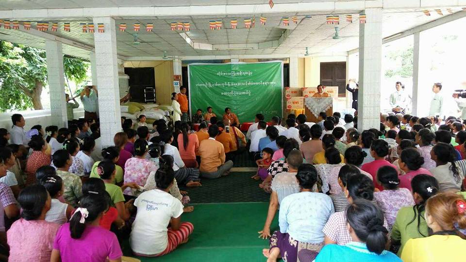 ေရေဘးသင့္ျပည္သူမ်ားအတြက္ စားနပ္ရိကၡာ မႏၱေလးတုိင္းေဒသႀကီးအစုိးရ  ေထာက္ပံ့