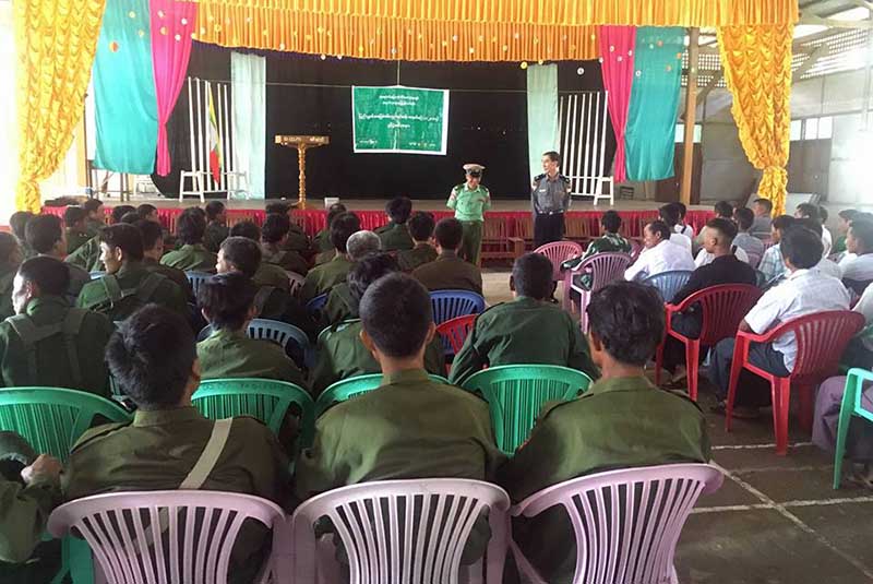 အင္းေတာ္ ျပည္သူ႔စစ္အေျခခံပညာသင္တန္းသို႔ သင္တန္းသား ၈၀ ေက်ာ္ တက္ေရာက္