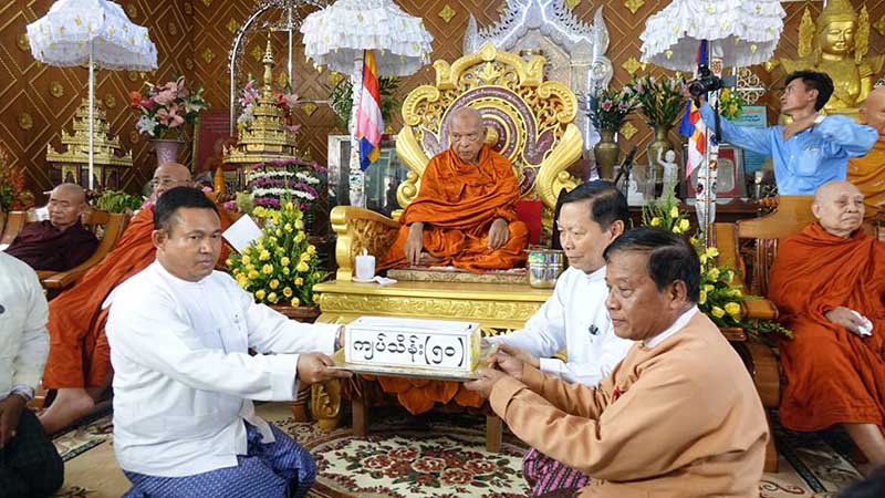 ဗန္းေမာ္ဆရာေတာ္ႀကီး၏ သက္ေတာ္ ၈၈ ႏွစ္ျပည့္ ၀ိဇာတပူဇာေမြးေန႔ပြဲ (သတင္းဓာတ္ပံု)