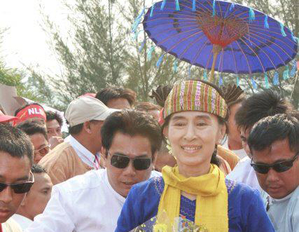 ေဒၚေအာင္ဆန္းစုၾကည္ ႐ွမ္းျပည္နယ္ခရီးစဥ္တြင္ တ႐ုတ္-ျမန္မာဆက္ဆံေရးအေၾကာင္း​​ ​ေျပာဆို