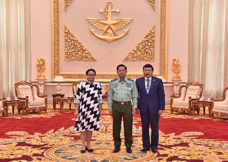 အင္ဒိုႏိုင္ငံျခားေရး၀န္ႀကီးႏွင့္ ဗုိလ္ခ်ဳပ္မႉးႀကီး မင္းေအာင္လႈိင္တို႔ ရခိုင္ျပည္နယ္အေရးေဆြးေႏြး