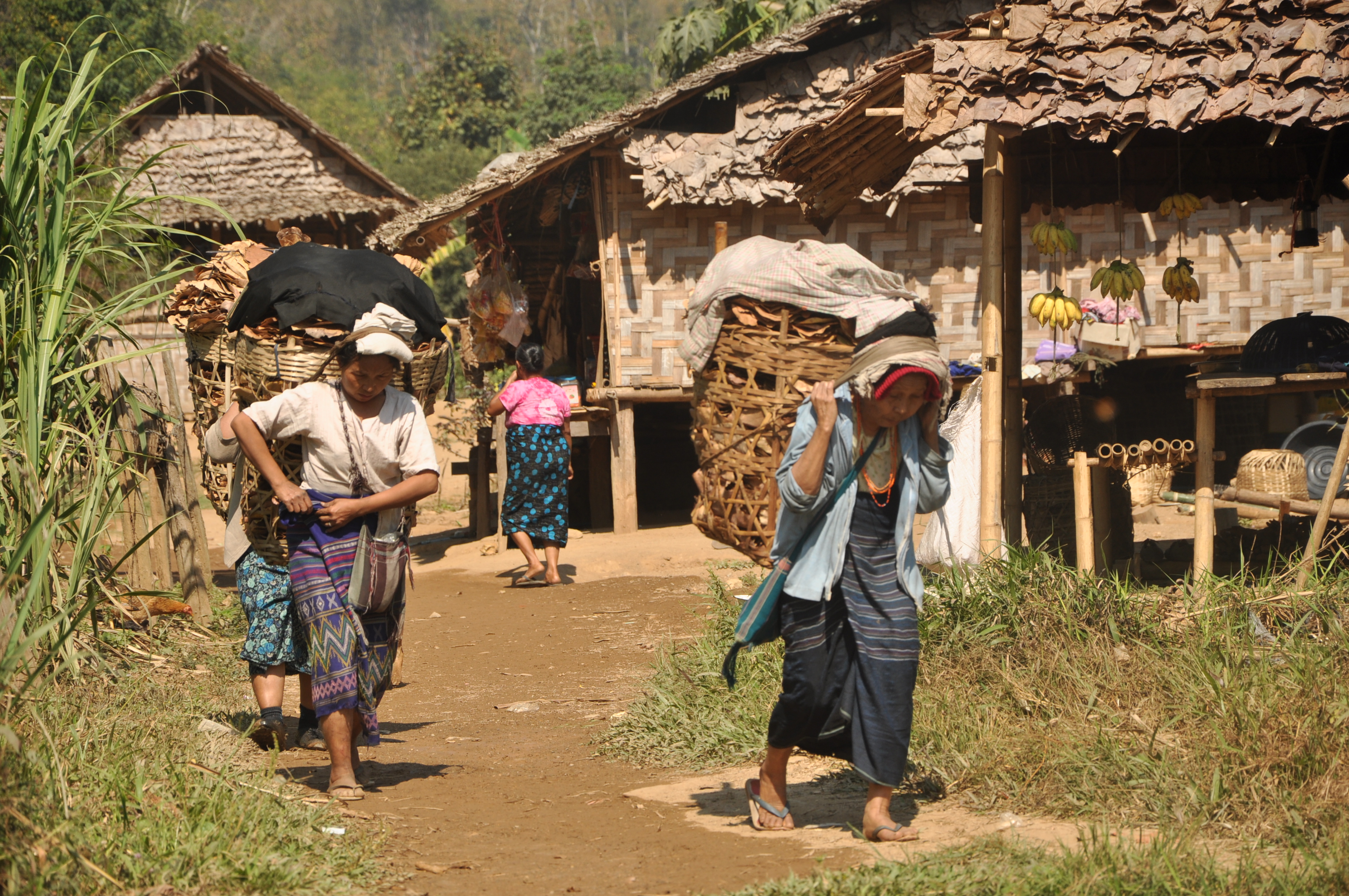 အီးတူထ ဒုကၡသည္စခန္းကုိ ဆက္လက္အကူအညီေပးရန္ေတာင္းဆုိ