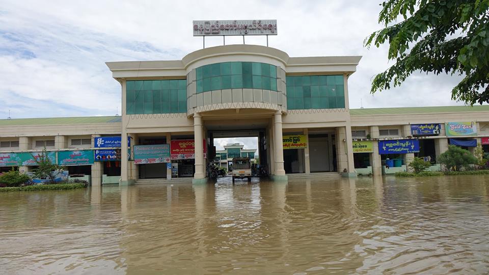 ေနျပည္ေတာ္တြင္ မိုးသည္းထန္စြာရြာသြန္းမႈေၾကာင့္ ေရႀကီးေရလွ်ံျဖစ္ (ဓာတ္ပံု)