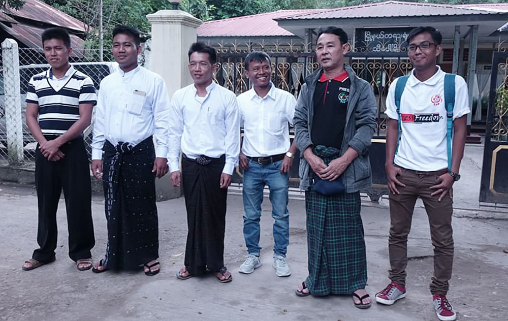 ပုဒ္မ ၁၇(၁) ျဖင့္ တရားစြဲခံရသည့္ ဒီဗြီဘီႏွင့္ ဧရာဝတီသတင္းေထာက္အပါအဝင္ ၆ ဦး လြတ္ေျမာက္
