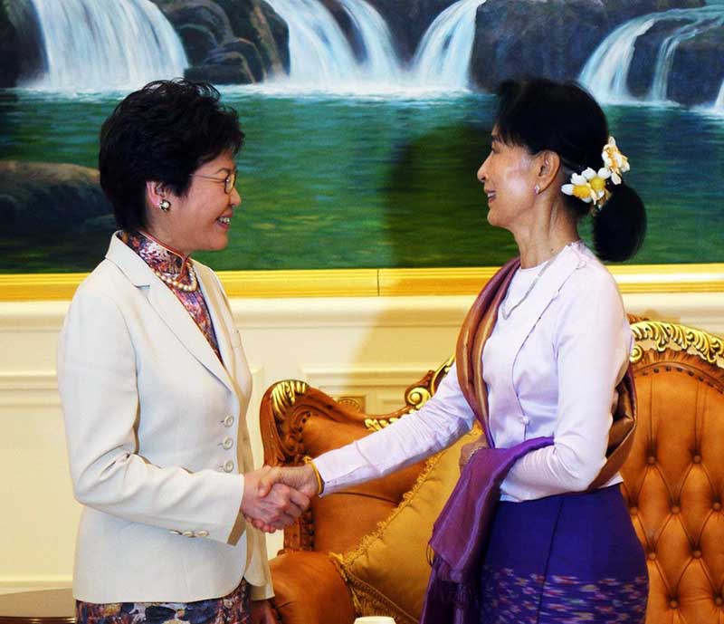 ေဒၚေအာင္ဆန္းစုၾကည္ႏွင့္ ေဟာင္ေကာင္အုပ္ခ်ဳပ္ေရးမႉးခ်ဳပ္တို႔ေတြ႔ဆံုေဆြးေႏြး(သတင္းဓာတ္ပံု)