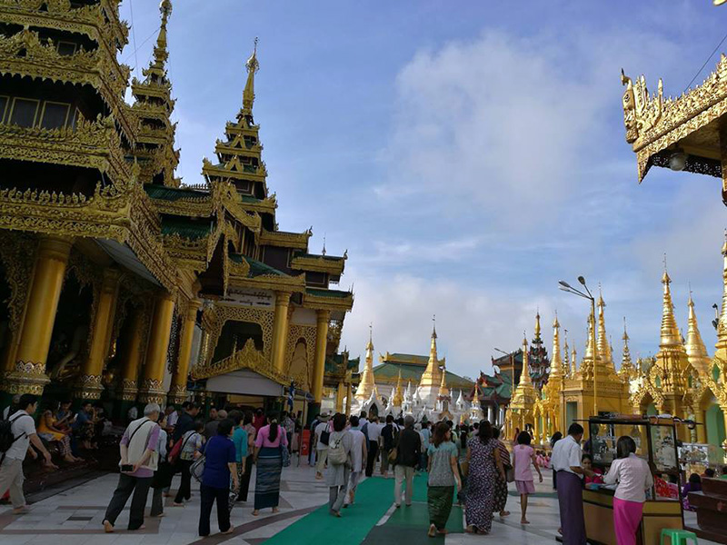 ေရႊတိဂုံေစတီေတာ္ ႏုိင္ငံျခားသားဧည့္၀င္ေၾကး ၁ ေသာင္းႏႈန္း တုိးျမႇင့္ေကာက္မည္