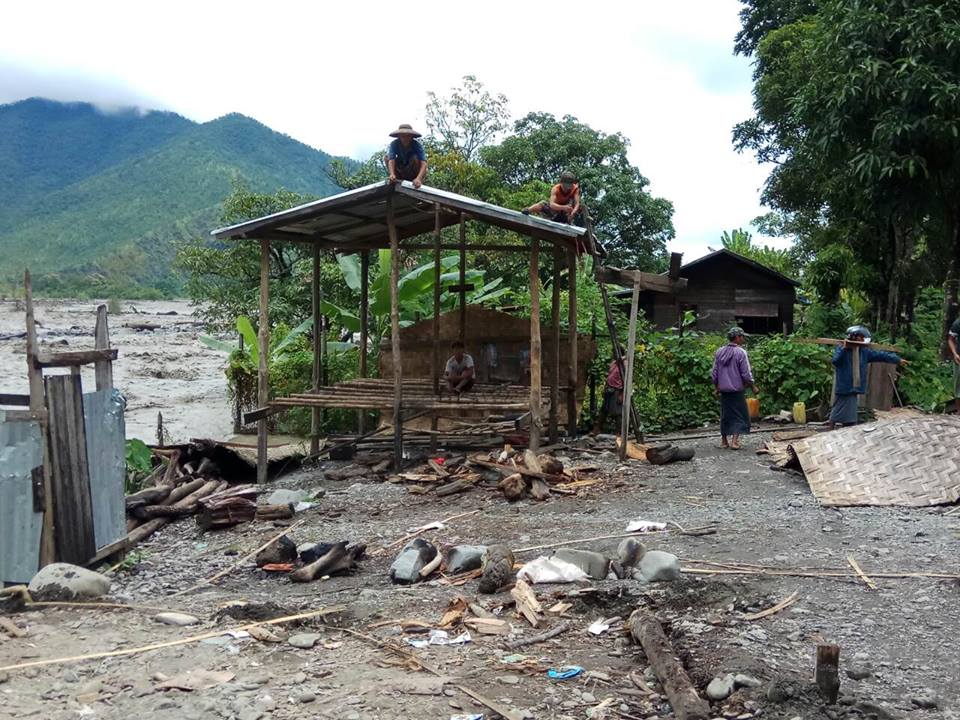 ဖလမ္းခ႐ုိင္တြင္ ေရႀကီးမႈေၾကာင့္ လူေနအိမ္မ်ားေျပာင္းေရြ႕ရ