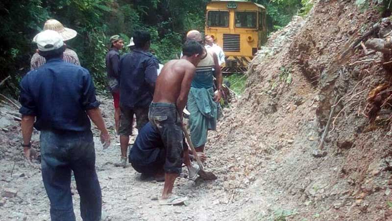 သာစည္-ေရႊေညာင္ရထားလမ္း မိုးမ်ား ေတာင္ၿပိဳ၍ ၆ နာရီၾကာပိတ္