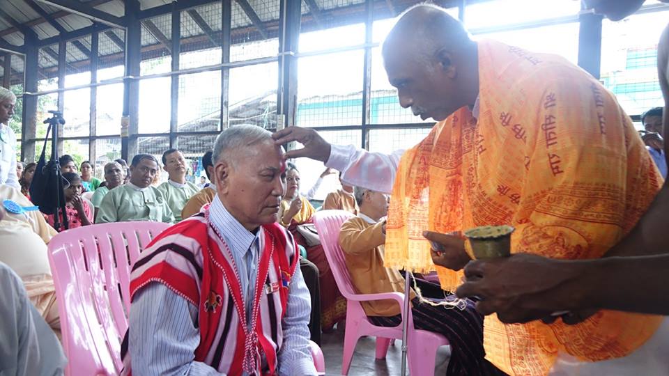အၾကမ္းဖက္သတ္ျဖတ္ခံရသူမ်ားအတြက္ ဆုေတာင္းပြဲ ဧရာ၀တီတိုင္း၀န္ႀကီးခ်ဳပ္ တက္ေရာက္