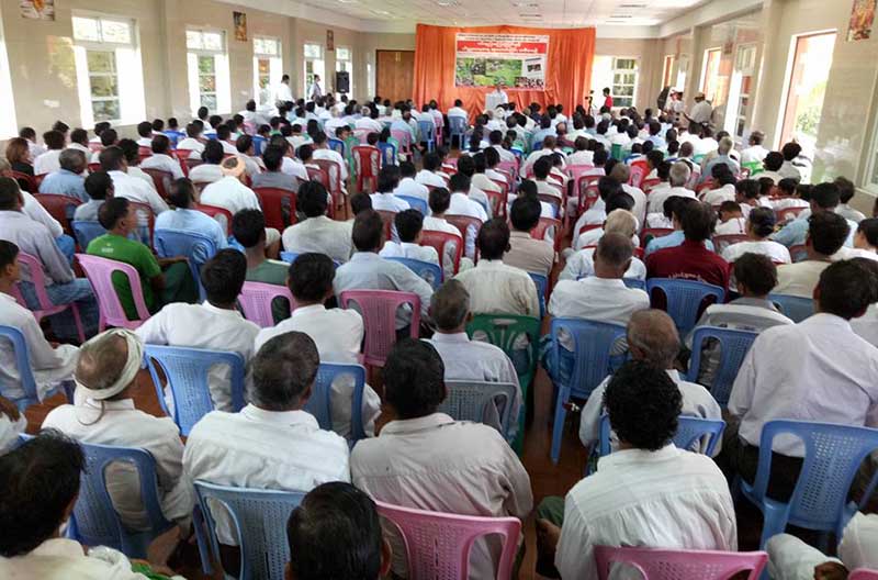 အၾကမ္းဖက္သတ္ျဖတ္ခံရသည့္ ဟိႏၵဴမ်ားအတြက္ ေက်ာက္တံခါးတြင္ ဆုေတာင္းပြဲျပဳလုပ္