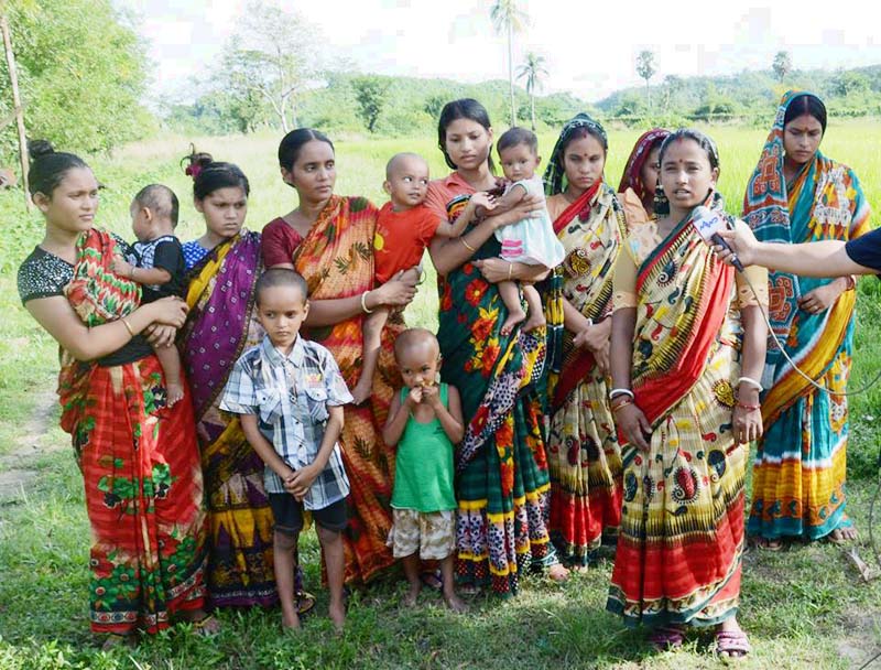 ျပန္ေရာက္လာသည့္ ဟိႏၵဴအမ်ိဳးသမီးမ်ားႏွင့္ အဆက္အသြယ္မရသျဖင့္ ေဆြမ်ဳိးမ်ားစိုးရိမ္ပူပန္ေန