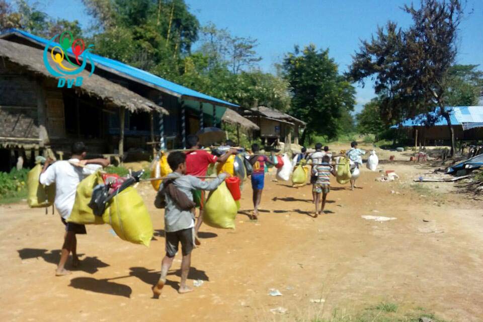 ဘူးသီးေတာင္ၿမိဳ႕နယ္မွ မြတ္ဆလင္အမ်ားအျပား ေက်းရြာမ်ားမွဆက္လက္ထြက္ခြာေန