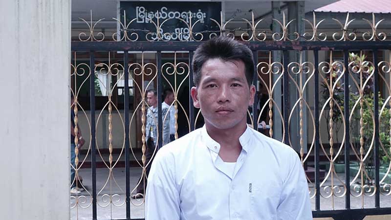 သတင္းေထာက္မ်ားႏွွင့္အတူဖမ္းဆီးခံရသည့္ ကားသမား ၂ ဦးအမႈ ျပန္ေခၚသက္ေသေရာက္ မလာ၍ ႐ံုးျပန္ခ်ိန္း